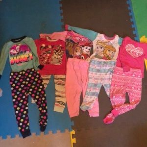 5 pairs of 3T girls pajamas